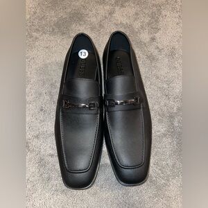 NWOT Guess Men’s Loafer Dress Black Shoes Size 13